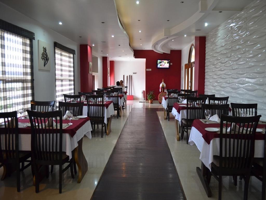 Hotel Rajdhani Regency 구와하티 외부 사진