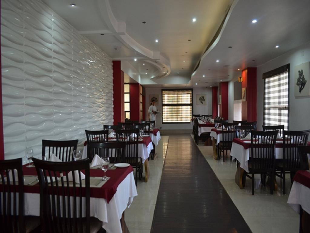 Hotel Rajdhani Regency 구와하티 외부 사진